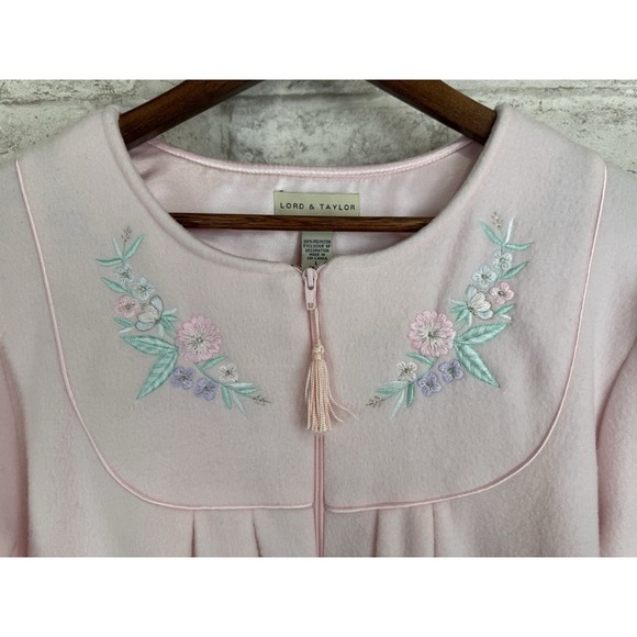 Lord & Taylor Pink Embroidered Robe - Picture 6 of 14